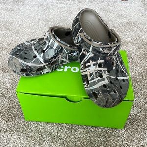 Camo Crocs W 7 M 5
